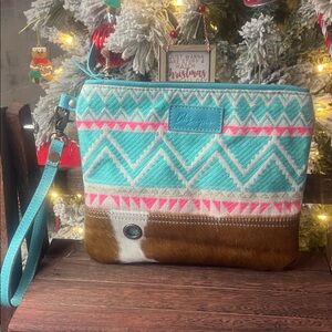 Blazin Roxx Turquoise and Pink Clutch